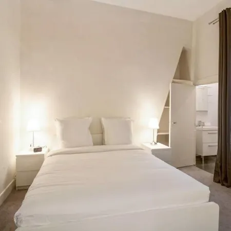 Spacious In Republic For 6