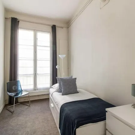 Spacious In Republic For 6 Appartement *