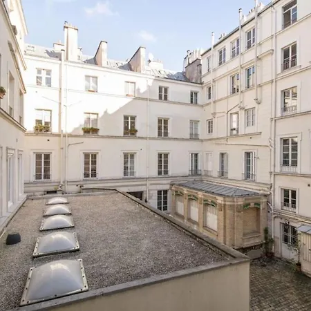 Spacious In Republic For 6 Appartement *