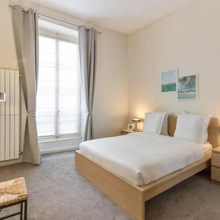 Spacious In Republic For 6 Appartement *