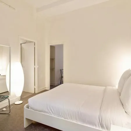 Spacious In Republic For 6 Appartement *